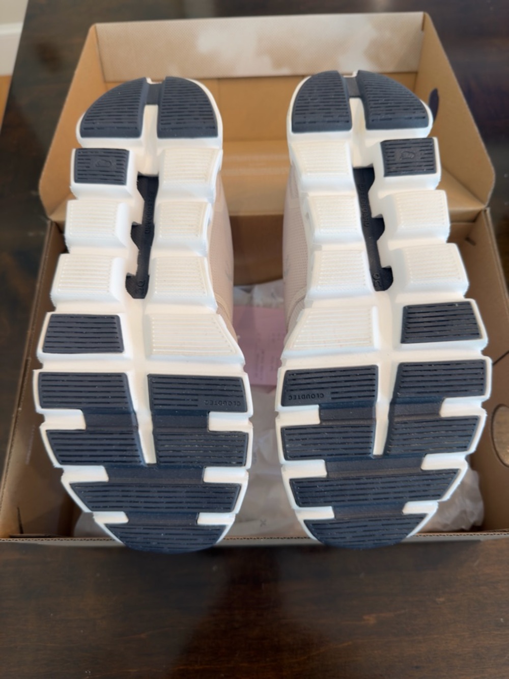 On, Cloud 6 Sneaker in Pearl White size 8 Men’s (Ladies 9.5 equivalent) - Picture 11 of 12
